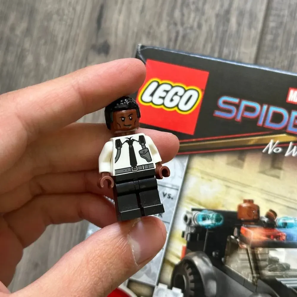 Lego Marvel Far From Home Cop Var Nick Fury Set 76184 - Incomplete